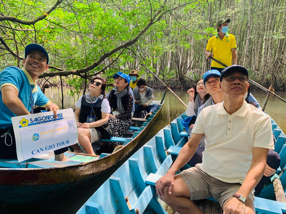 Lữ hành Saigontourist tổ chức tour Cần Giờ, Củ Chi cho đoàn khách quốc tế - Ảnh 2.