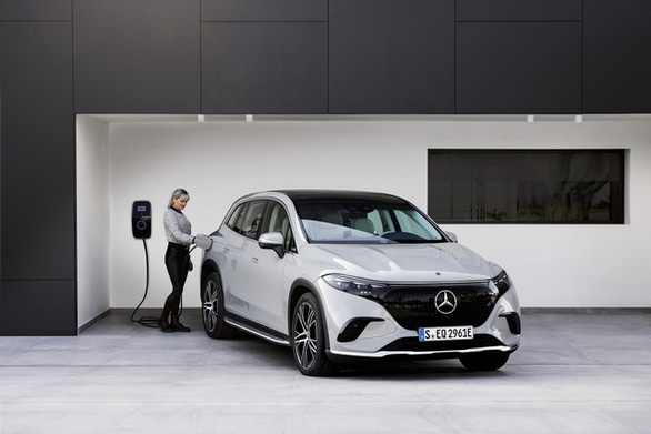 Xe điện Mercedes-Benz EQS SUV ra mắt: Ngập tràn công nghệ - Ảnh 5.