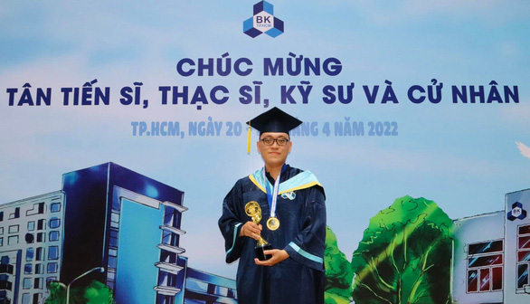 Thủ khoa đầu ra ĐH Bách khoa đạt điểm tuyệt đối 10/10 chia sẻ bí kíp học tập - Ảnh 1.