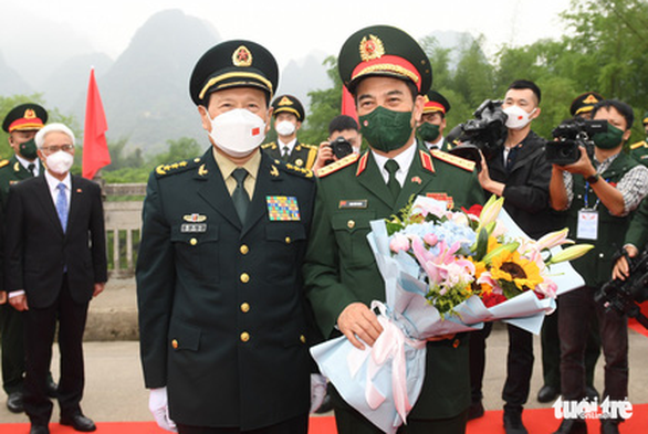Bộ trưởng Quốc phòng Việt - Trung hội đàm, cùng nhau xây dựng biên giới hòa bình, ổn định - Ảnh 1.
