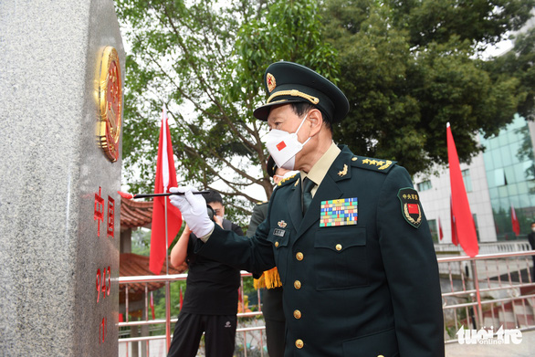 Bộ trưởng Quốc phòng Việt - Trung hội đàm, cùng nhau xây dựng biên giới hòa bình, ổn định - Ảnh 2.