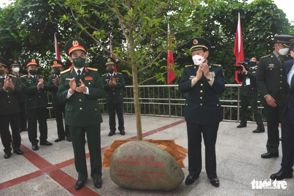 Bộ trưởng Quốc phòng Việt - Trung hội đàm, cùng nhau xây dựng biên giới hòa bình, ổn định - Ảnh 3.