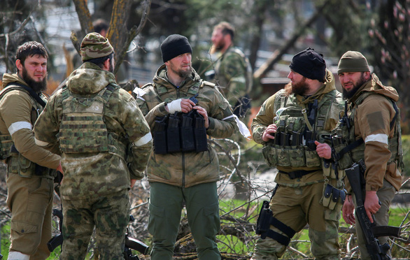 Nga rút lính thiện chiến khỏi Mariupol sau tuyên bố giải phóng - Ảnh 1.