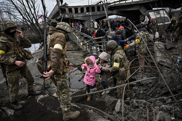 After 2 months, the war between Russia and Ukraine still shows no sign of ending soon - Photo 1.