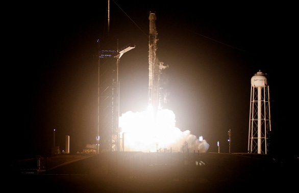 SpaceX của Elon Musk đưa phi hành đoàn NASA thứ 4 lên không gian - Ảnh 1.