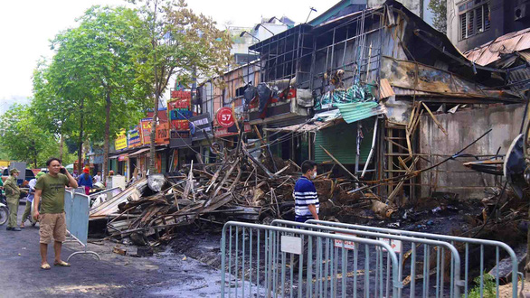 Hà Nội: Kịp thời đưa 4 người thoát nạn trong vụ cháy nhà dân - Ảnh 3. Hà Nội: Kịp thời đưa 4 người thoát nạn trong vụ cháy nhà dân - Ảnh 3.