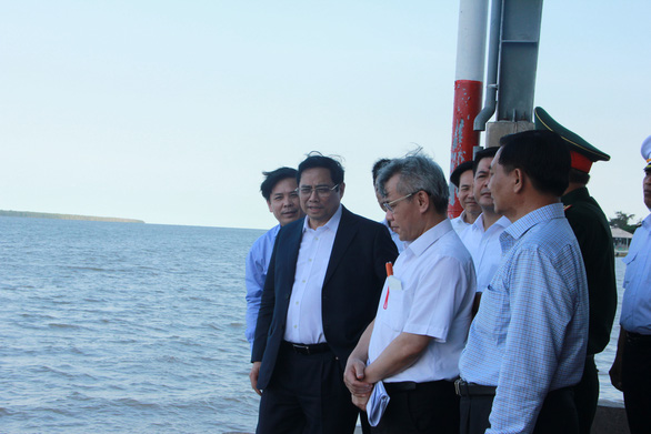 Thủ tướng Phạm Minh Chính khảo sát cảng biển quốc tế Trần Đề - Ảnh 1.