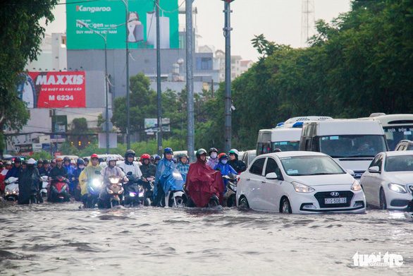 Sở Xây dựng TP.HCM kiến nghị đàm phán dừng thuê siêu máy bơm trước thời hạn - Ảnh 1.