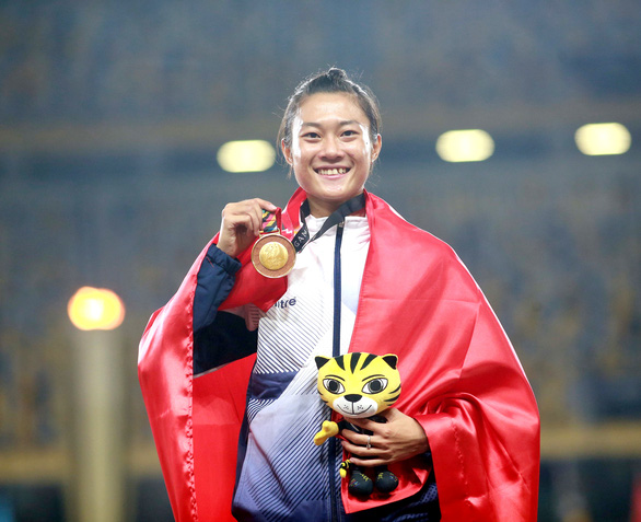 Rút tên nữ hoàng tốc độ Lê Tú Chinh khỏi danh sách dự SEA Games 31 - Ảnh 1.
