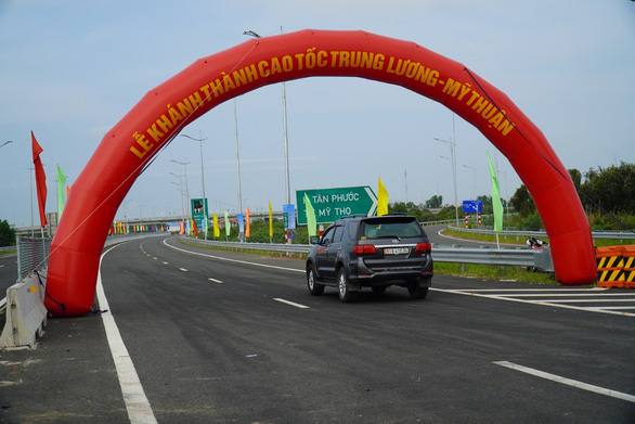 Khánh thành cao tốc Trung Lương - Mỹ Thuận sau 13 năm khởi công - Ảnh 1.