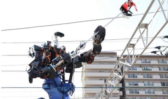 Robot khổng lồ sửa đường dây tàu điện - Ảnh 2.