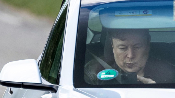 Tesla ‘mất giá’ khi Elon Musk mua Twitter - Ảnh 1.