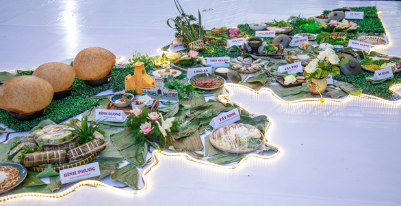 A close-up of the culinary map of 63 Vietnamese delicacies has just set a record - Photo 6.