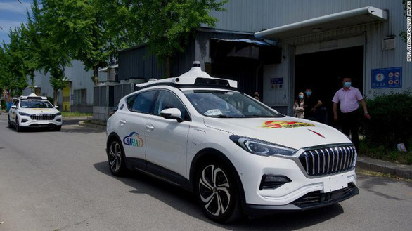 People in Beijing can now order driverless taxis - Photo 1.