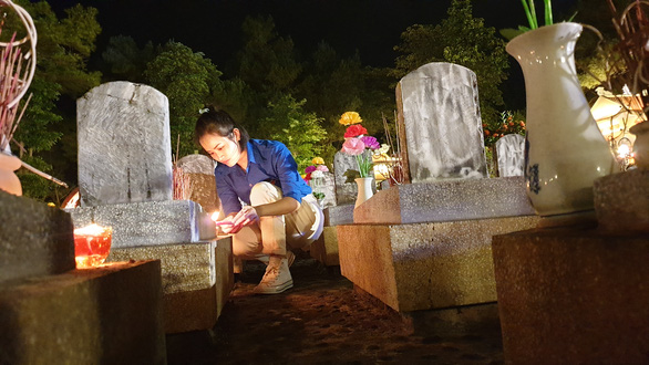 Nghĩa trang Trường Sơn, đôi bờ Hiền Lương, Thành cổ Quảng Trị rực sáng trong ngày thống nhất - Ảnh 2.