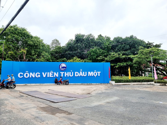 Nhà nước nhận bàn giao và “trả lại tên” cho công viên Thủ Dầu Một - Ảnh 1.