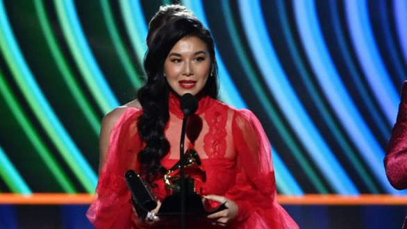 Nữ ca sĩ người Mỹ gốc Việt giành giải Grammy - Ảnh 1.