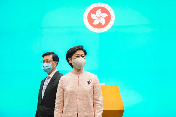 Trưởng đặc khu Hong Kong Carrie Lam tuyên bố không tranh cử nhiệm kỳ 2 - Ảnh 1.