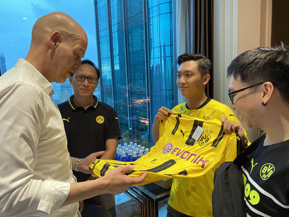 Borussia Dortmund cam kết giúp Việt Nam đào tạo trẻ - Ảnh 1.
