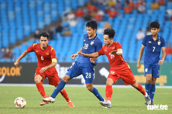 Danh sách 27 cầu thủ U23 Việt Nam chuẩn bị SEA Games 31, Quang Hải chưa có tên - Ảnh 1.