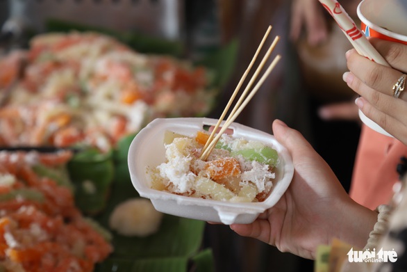 Mãn nhãn với cả trăm loại bánh dân gian hội ngộ tại Cần Thơ - Ảnh 6. Mãn nhãn với cả trăm loại bánh dân gian hội ngộ tại Cần Thơ - Ảnh 6.