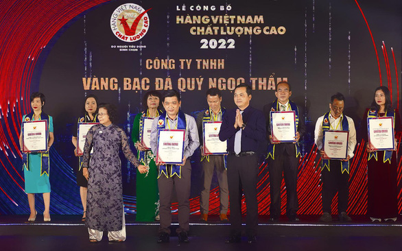 Ngọc Thẩm Jewelry tiếp tục được vinh danh Hàng Việt Nam chất lượng cao 2022 - Ảnh 1.