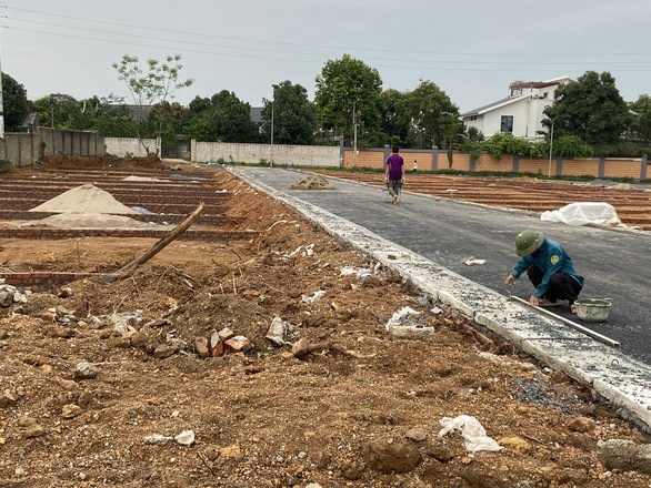 Nhiều tỉnh, thành phố cấm phân lô bán nền, chặn sốt đất - Ảnh 1. Nhiều tỉnh, thành phố cấm phân lô bán nền, chặn sốt đất - Ảnh 1.