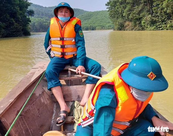 Tìm kiếm người đàn ông đi cắt thức ăn cho heo bị mất tích - Ảnh 2.