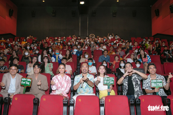 Sân khấu thắng lớn với nhiều suất kín vé, rạp phim hoan hỉ khán giả tăng 200-300% - Ảnh 3.