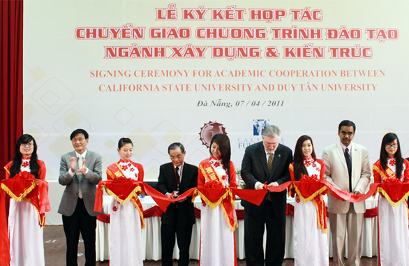 Đại học Duy Tân cùng 30 doanh nghiệp góp sức trong chương trình Vững chắc tương lai - Ảnh 4.