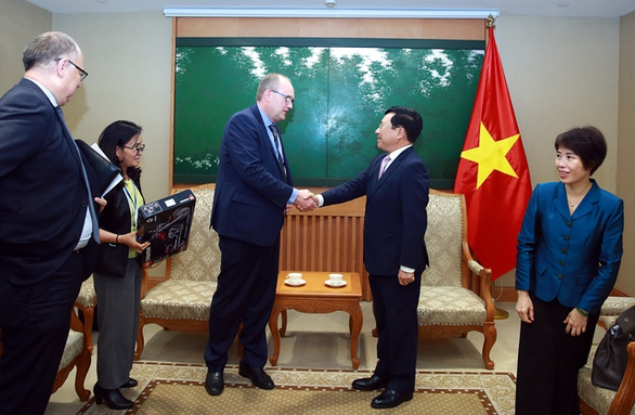 LEGO CEO visits Vietnam, promotes factory for more than 1 billion USD - Photo 1.
