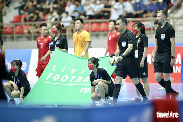 Môn futsal tươi tắn hơn với các cầu thủ nữ Phong Phú Hà Nam - Ảnh 3.