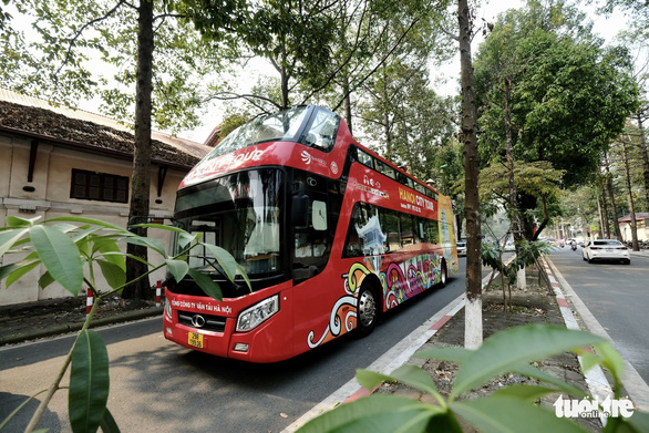 Hà Nội miễn phí vé xe buýt du lịch 2 tầng cho đại biểu tham dự SEA Games 31 - Ảnh 1.