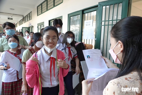 TP.HCM ngưng tuyển sinh lớp 10 tiếng Anh tích hợp tại 4 trường THPT - Ảnh 1. TP.HCM ngưng tuyển sinh lớp 10 tiếng Anh tích hợp tại 4 trường THPT - Ảnh 1.