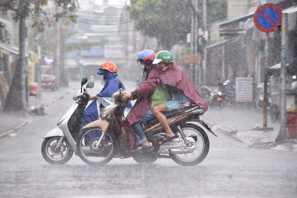 10 ngày tới, miền Nam mưa tăng dần, miền Bắc tháng 5 vẫn rét - Ảnh 1.