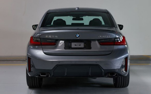 BMW 3-Series 2022 lộ diện: Đèn pha mảnh hơn, nội thất mới, Mercedes C-Class cần cảnh giác - Ảnh 3.