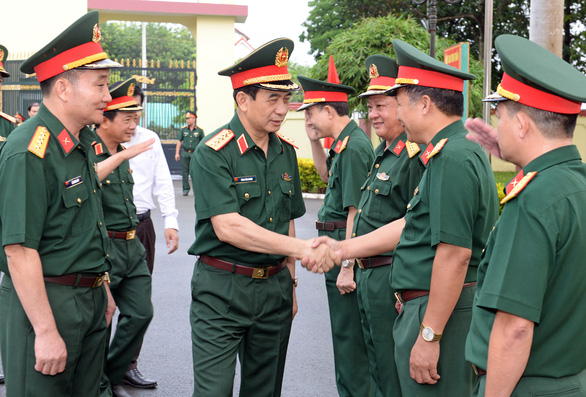 Bộ trưởng Quốc phòng làm việc với Ban thường vụ Tỉnh ủy Bình Phước và Binh đoàn 16 - Ảnh 3.