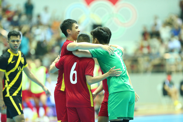 Futsal Việt Nam vượt qua ám ảnh Malaysia - Ảnh 1.