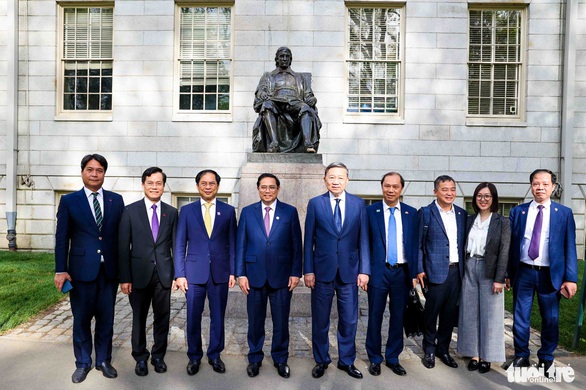 Thủ tướng Phạm Minh Chính phát biểu tại Đại học Harvard - Ảnh 7. Thủ tướng Phạm Minh Chính phát biểu tại Đại học Harvard - Ảnh 7.