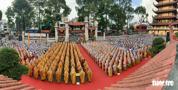 Hàng ngàn tăng ni, Phật tử dự Đại lễ Phật đản tại Việt Nam Quốc Tự - Ảnh 2.