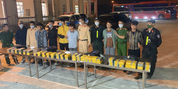 Mang 115 bánh heroin từ Lào về Lào Cai, 4 thanh niên vừa bị bắt ở Điện Biên - Ảnh 1.