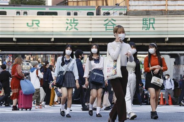 A 24-year-old young man receives COVID-19 support money from 463 families in Japan - Photo 1.