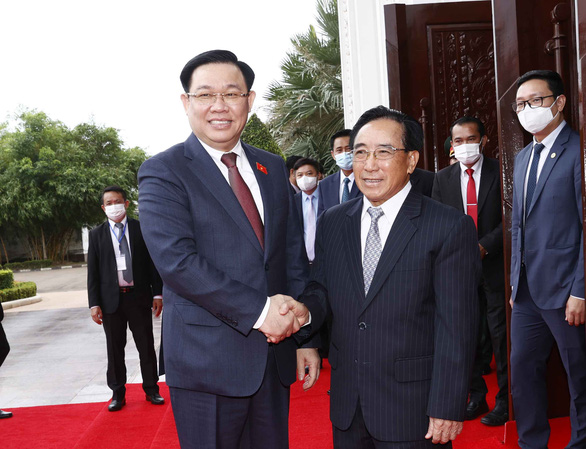 Việt - Lào đẩy mạnh hợp tác thương mại, đầu tư - Ảnh 1.