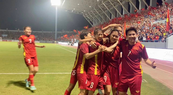Đánh bại Myanmar, tuyển nữ Việt Nam vào chung kết gặp Thái Lan - Ảnh 1.