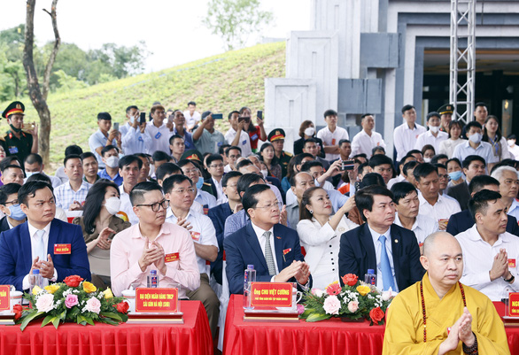 Sovico và HDBank trao tặng kinh phí xây dựng 100 căn nhà tình nghĩa cho tỉnh Điện Biên - Ảnh 3.