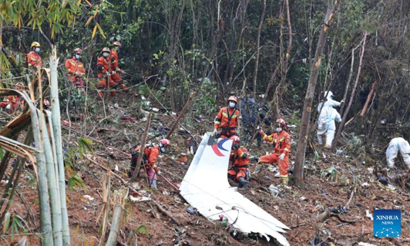 China denies that the pilot of an aircraft carrying hundreds of passengers crashed to the ground - Photo 1.