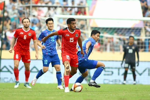 Hạ Indonesia ở trận bán kết có 4 thẻ đỏ và kéo dài 120 phút, U23 Thái Lan vào chung kết - Ảnh 1.