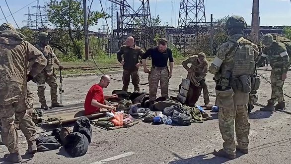 WORLD NEWS May 19: Azov Battalion has not yet surrendered, Russia must continue to attack - Photo 1.