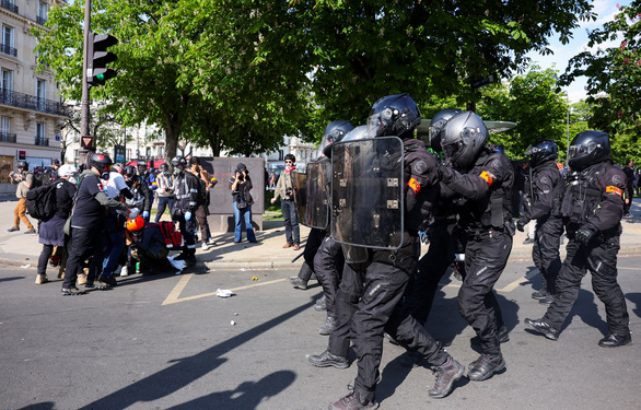 Bạo loạn ở Paris ngày 1-5 - Ảnh 5.