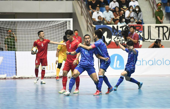 Thua futsal Thái Lan, Việt Nam chỉ đoạt HCĐ tại SEA Games 31 - Ảnh 1.